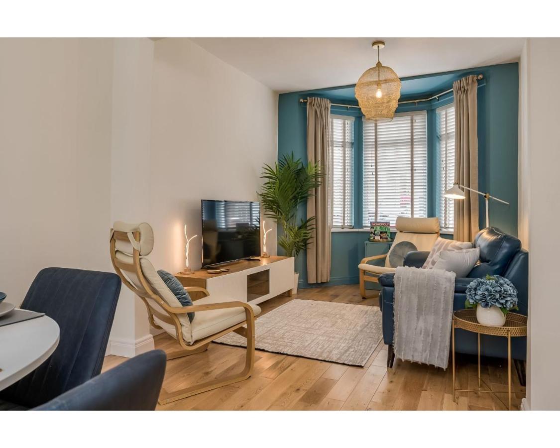 Central Belfast Apartments Chic Luxe R&R Exterior photo